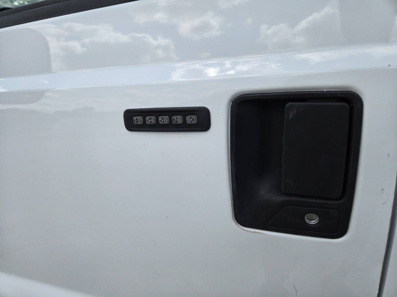 2004 Ford F-550 Super Duty 49