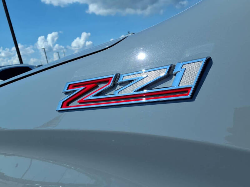 2024 Chevrolet Silverado 1500 LT - Photo 2