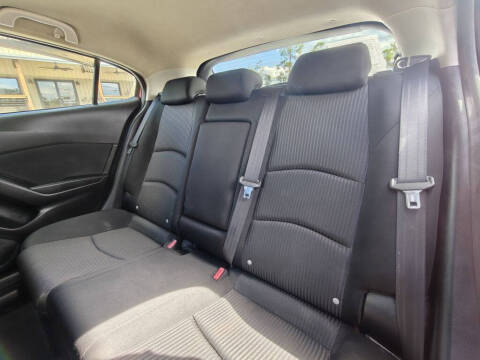 2015 Mazda MAZDA3 i Touring