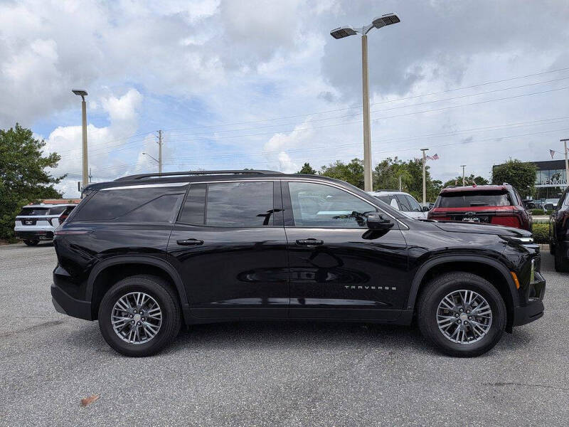 2024 Chevrolet Traverse LT