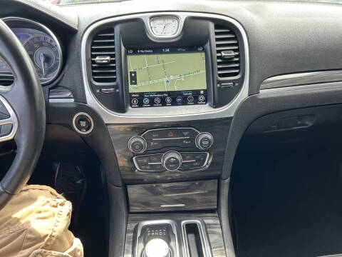 2022 Chrysler 300 Touring L