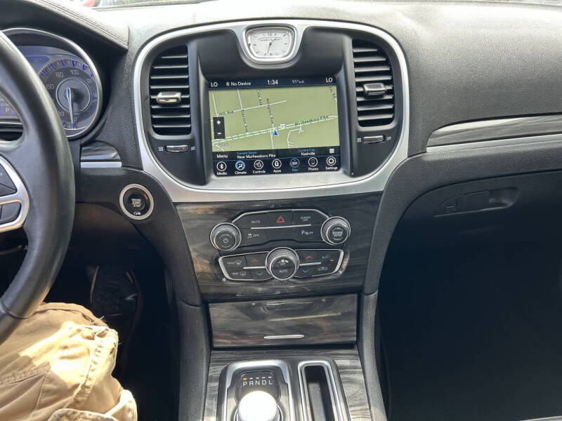 2022 Chrysler 300 Touring L