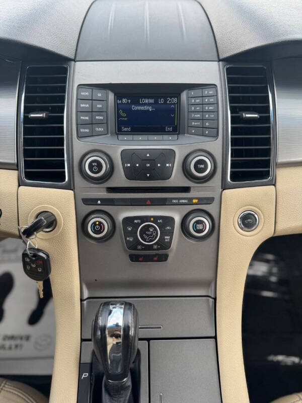 2015 Ford Taurus SEL