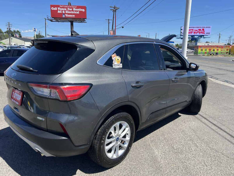 2020 Ford Escape SE