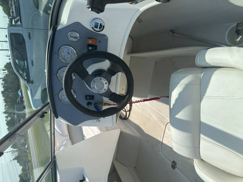 2012 Rinker 186BR