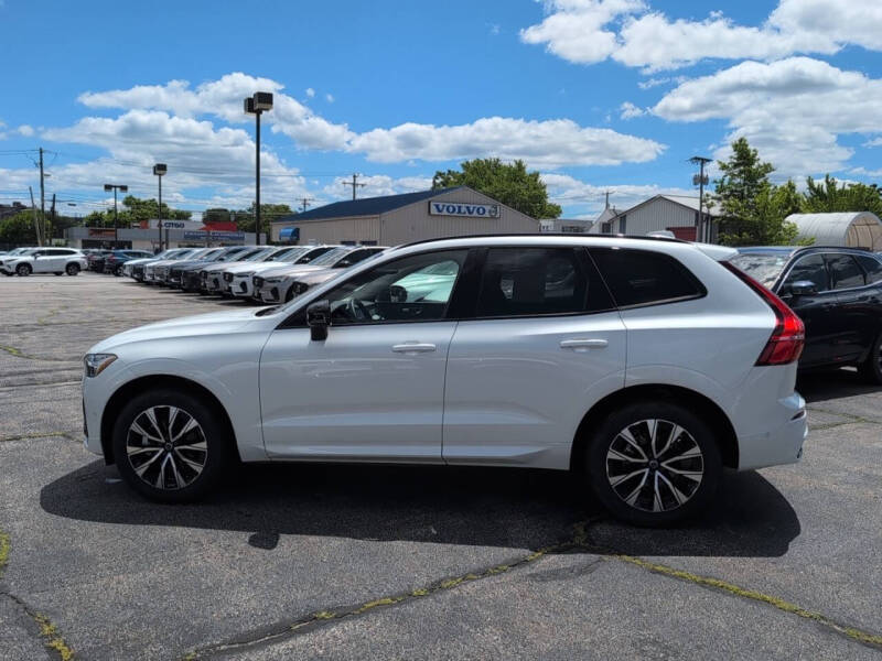 2025 Volvo XC60 B5 Plus Dark Theme