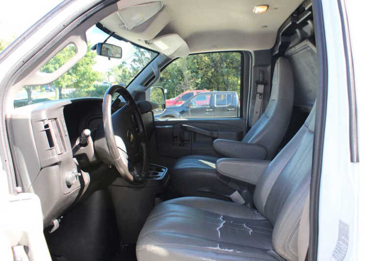 2021 Chevrolet Express 2500