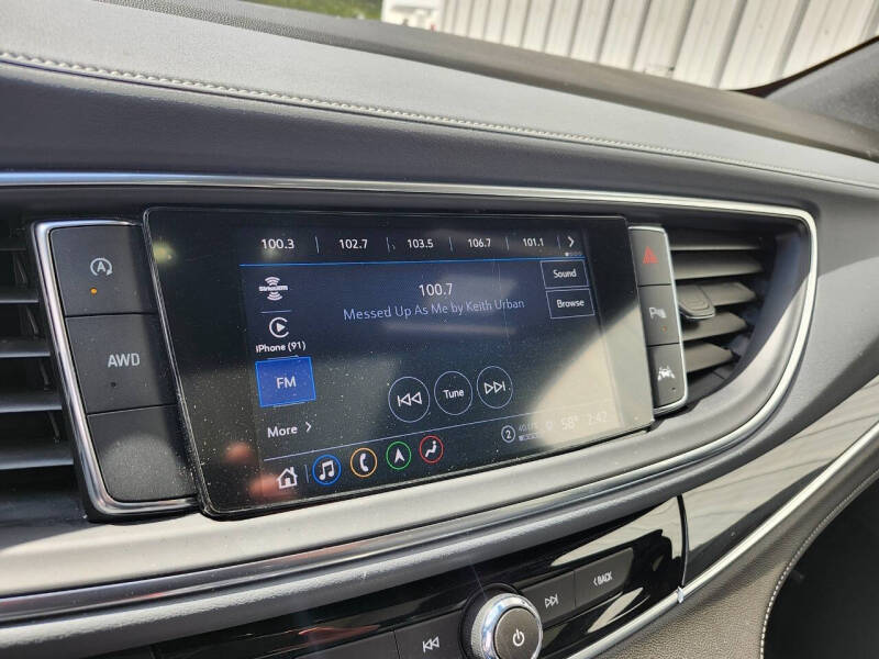 2023 Buick Enclave Essence