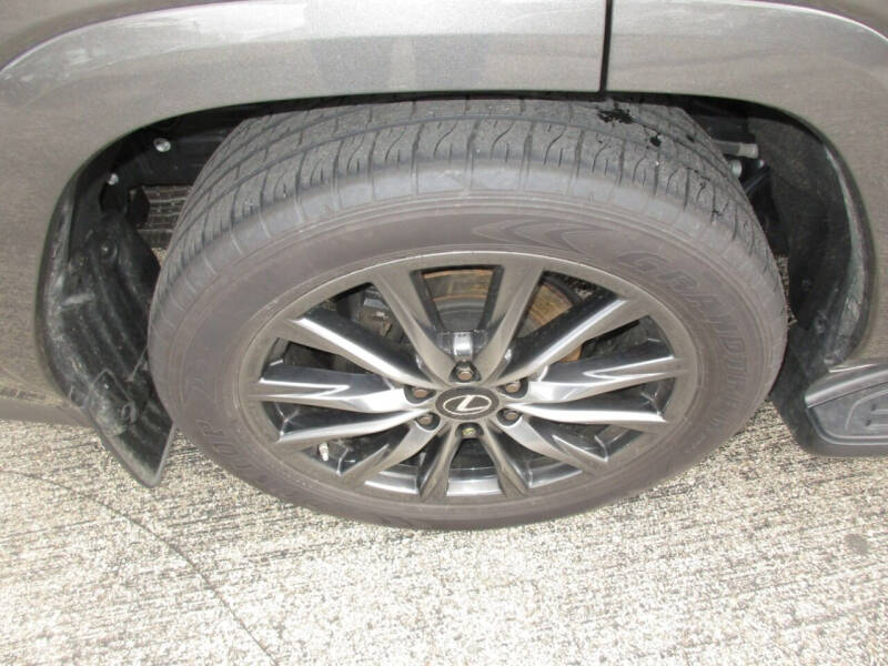 2023 Lexus LX 600 F SPORT Handling