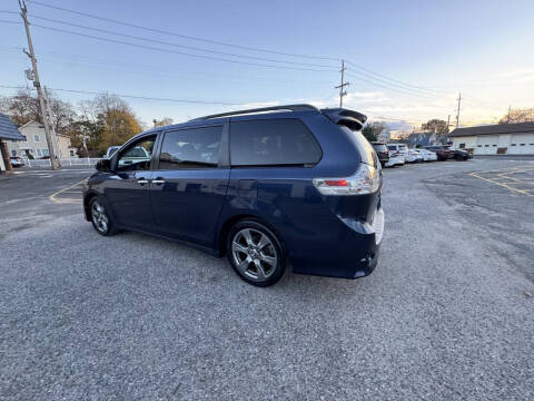 2019 Toyota Sienna SE 8-Passenger