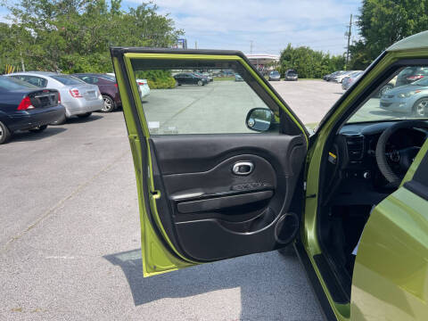 2016 Kia Soul +