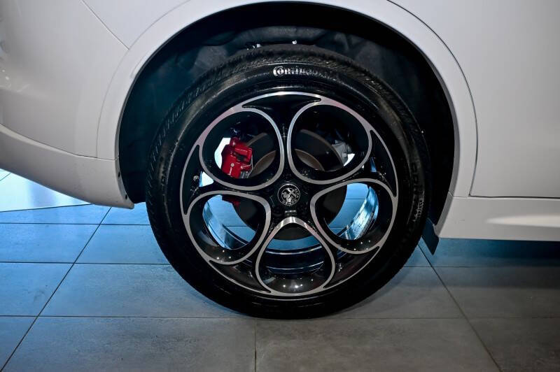 2023 Alfa Romeo Stelvio Veloce