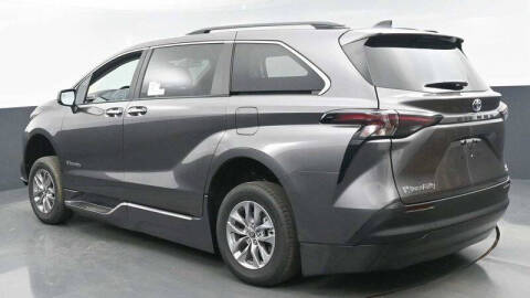 2024 Toyota Sienna XLE 7-Passenger