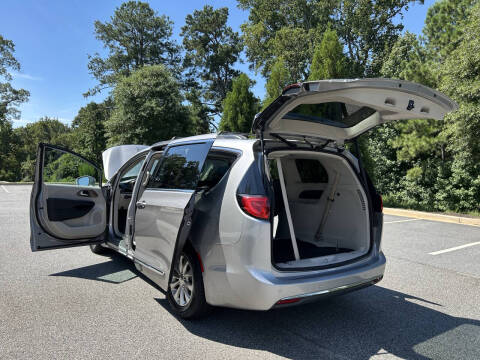 2017 Chrysler Pacifica Touring-L