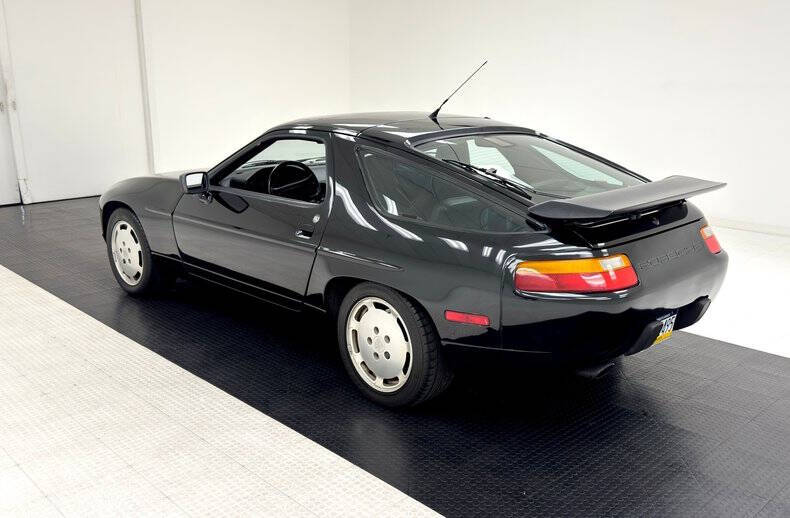 1989 Porsche 928 S4