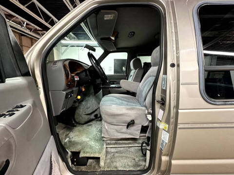 2002 Ford E-Series E-250 SD
