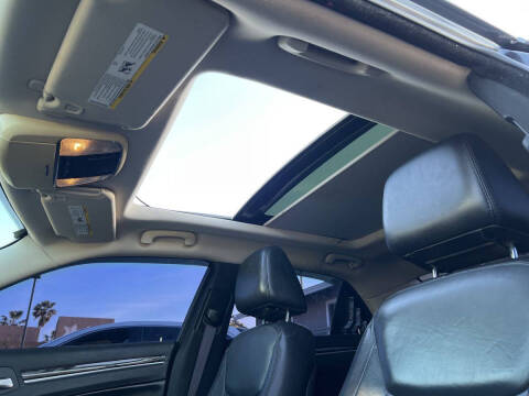 2015 Chrysler 300 Limited