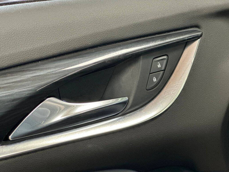 2022 Buick Enclave Essence