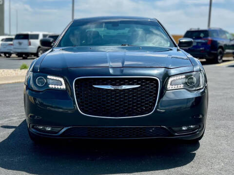 2017 Chrysler 300