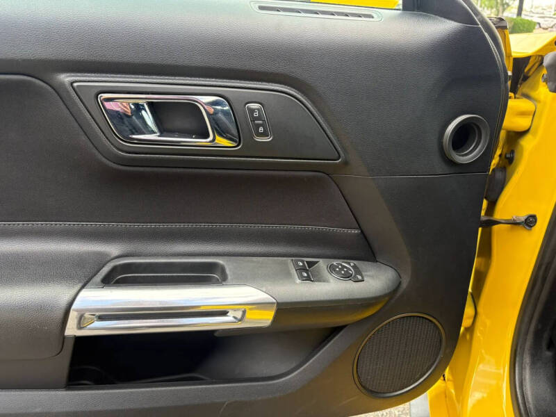 2016 Ford Mustang V6
