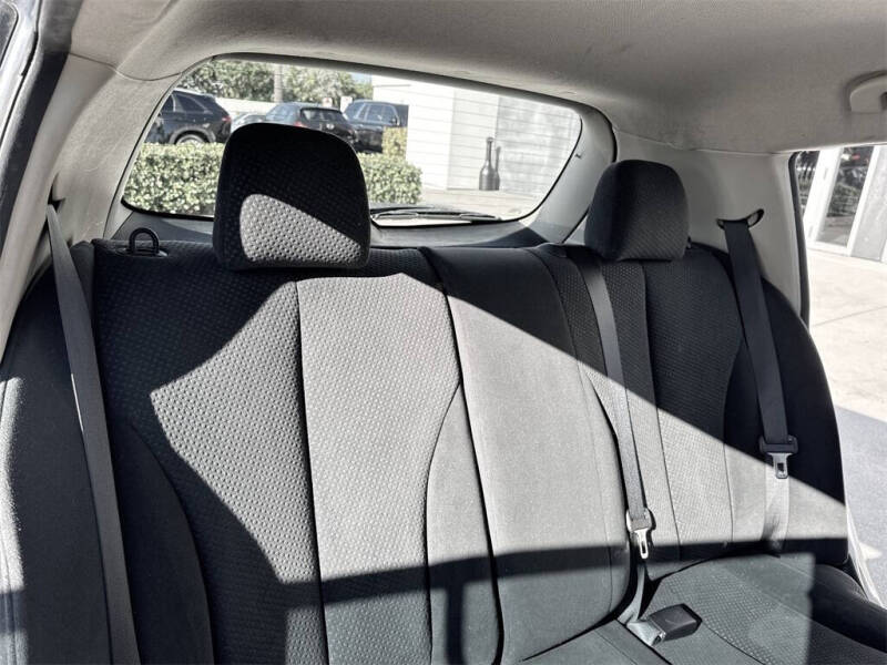 2011 Nissan Versa 1.8 S