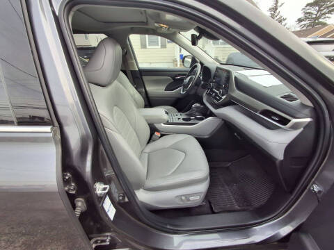 2022 Toyota Highlander XLE