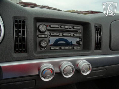 2004 Chevrolet SSR LS