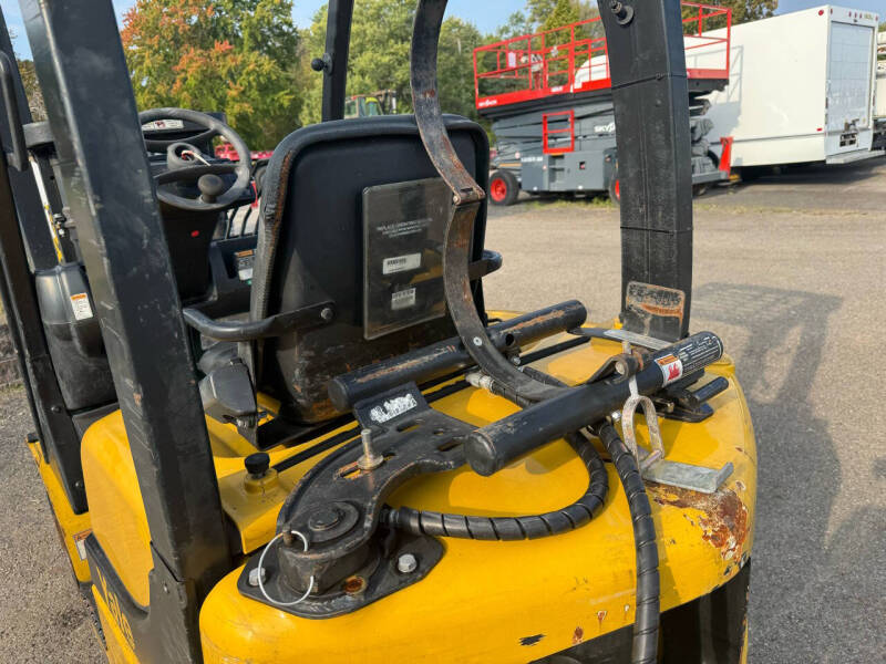 2019 Yale GLP030V