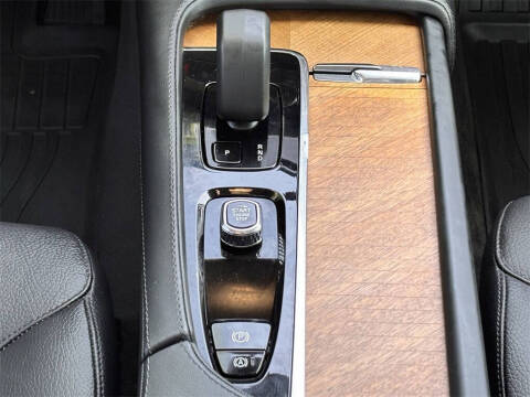 2023 Volvo XC90 B5 Plus Bright Theme