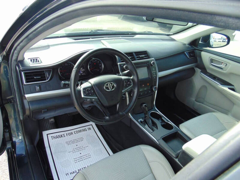 2017 Toyota Camry SE