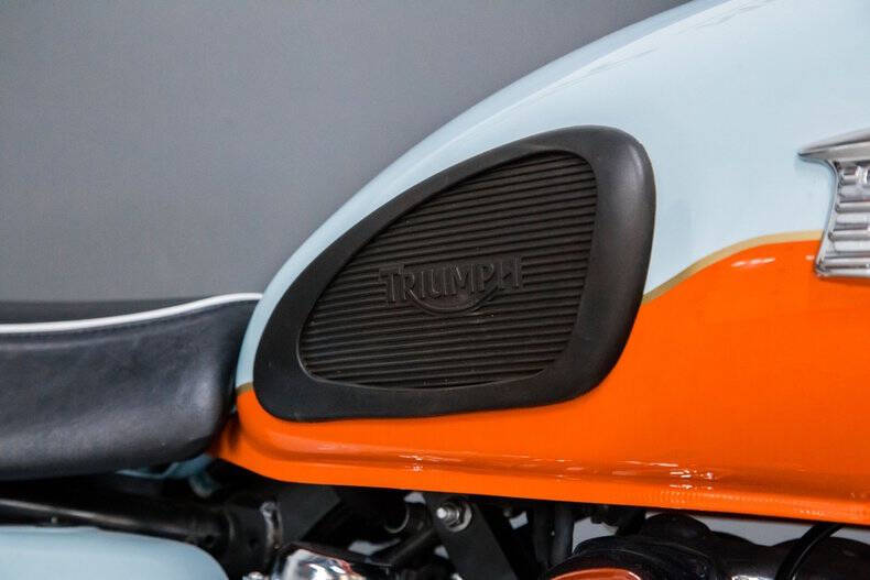 2000 Triumph Bonneville