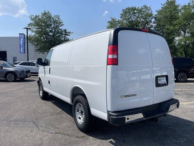 2025 Chevrolet Express 2500