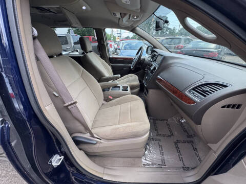 2012 Chrysler Town and Country Touring