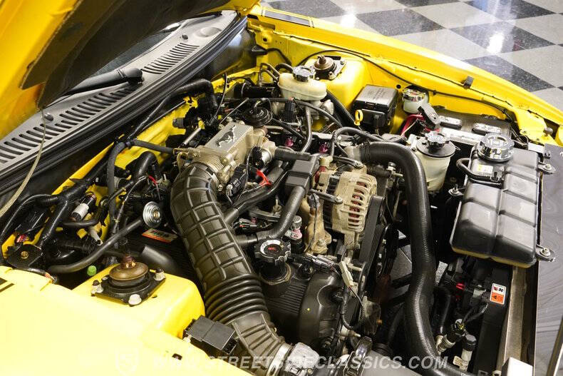 2004 Ford Mustang GT Deluxe