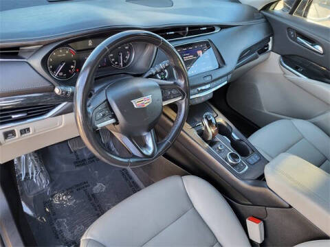 2023 Cadillac XT4 Premium Luxury