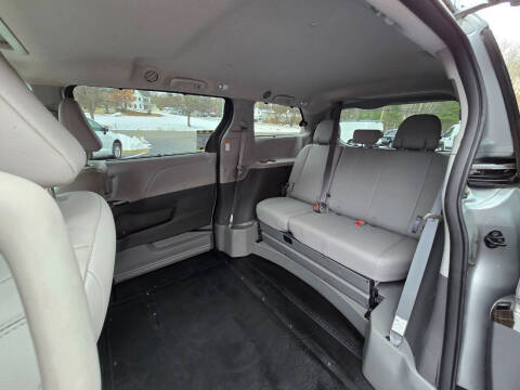 2018 Toyota Sienna XLE 8-Passenger