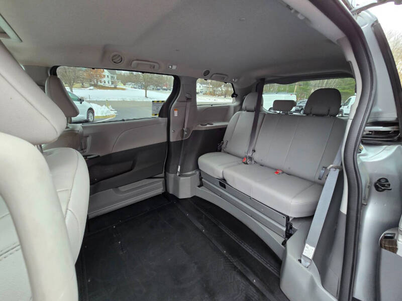 2018 Toyota Sienna XLE 8-Passenger