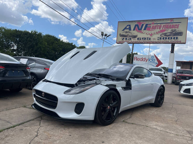 2019 Jaguar F-TYPE P300