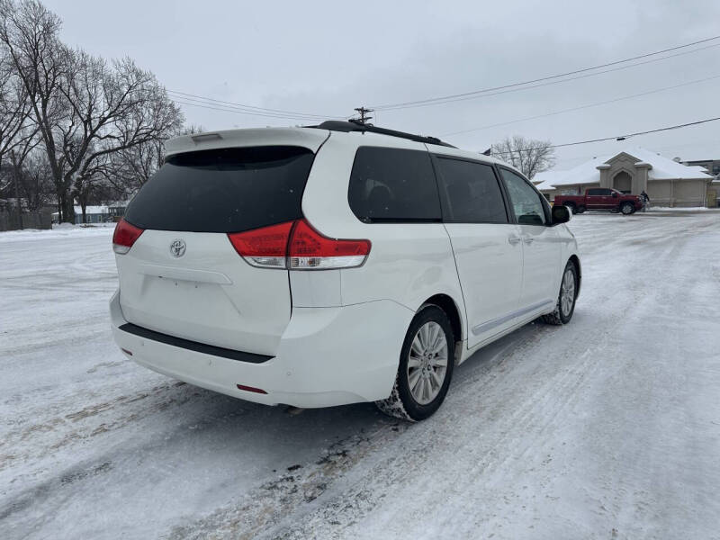 2012 Toyota Sienna Limited 7-Passenger
