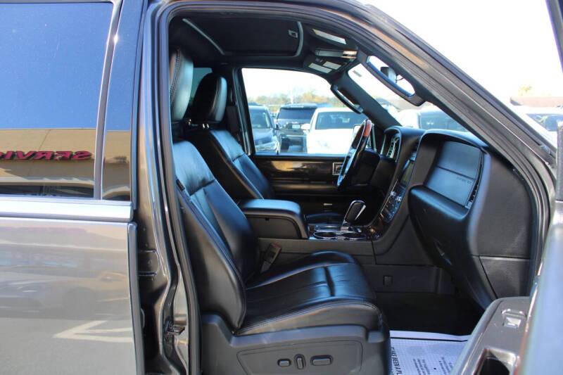 2017 Lincoln Navigator Select