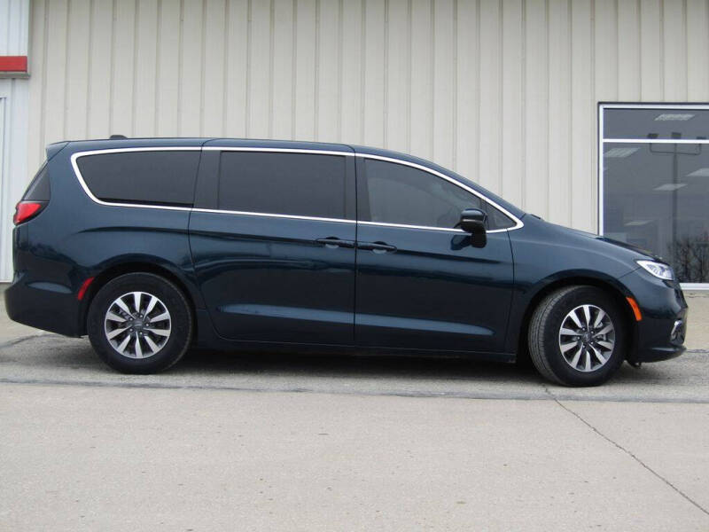 2023 Chrysler Pacifica Plug-In Hybrid Touring L