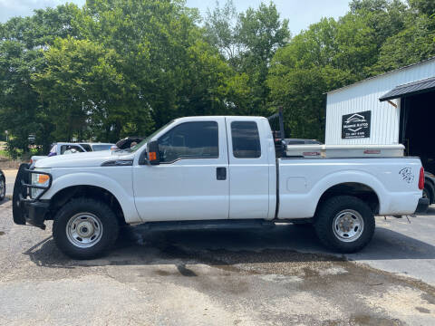 2015 Ford F-250 Super Duty for sale at Monroe Auto's, LLC in Parsons TN