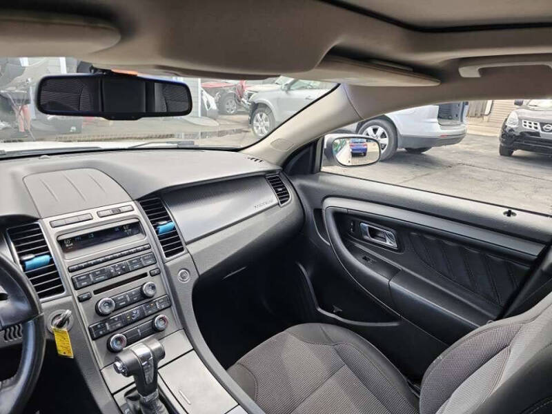 2011 Ford Taurus SEL