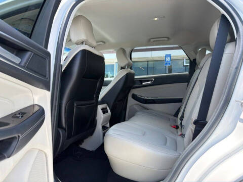 2020 Ford Edge Titanium