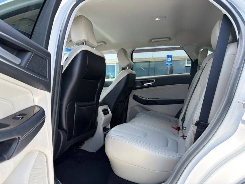 2020 Ford Edge Titanium