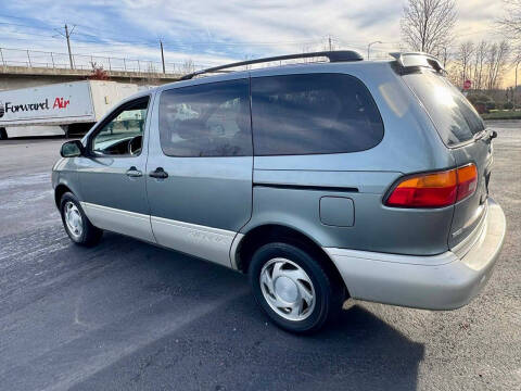1998 Toyota Sienna XLE