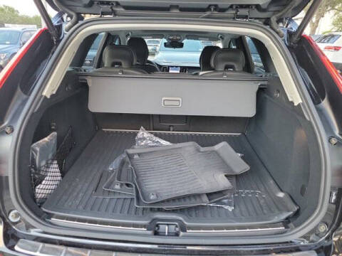 2025 Volvo XC60 B5 Ultra Dark Theme