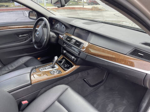 2013 BMW 5 Series 528i