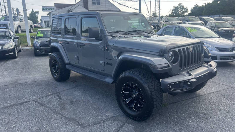 Used 2019 Jeep Wrangler Unlimited Sahara with VIN 1C4HJXEG3KW582562 for sale in New Castle, DE
