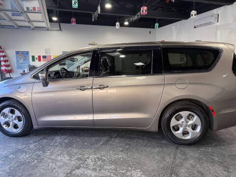 2018 Chrysler Pacifica Hybrid Touring Plus